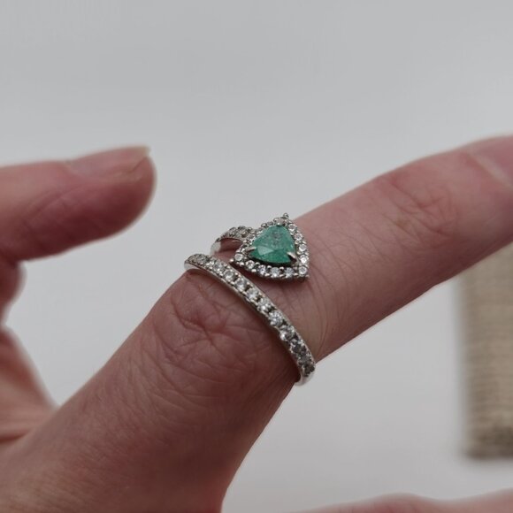 Size 6 Sterling Silver Emerald Gem With CZ Accents Ring A2872 - Picture 5 of 9